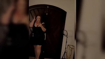 Preview 1 of Sunny Leone Nude Flim - Hotwife sozinha na casa de swing liberando geral - Completo no RED