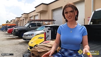 Preview 1 of Korean Model - Roadside - Sexy Gracie Gates Got Her Car Towed And Pussy Destroyed By The Mechanic