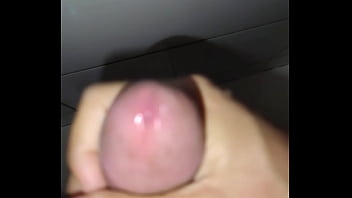 Preview 2 of The Boy Fingering The Girls Clit - BATENDO UMA NO BANHEIRO