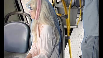 Preview 2 of Sauth Idian Xxx Video - Trabalhador tira pau pra fora e encoxa mulheres dentro do &ocirc_nibus em p&uacute_blico!