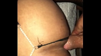 Preview 3 of Paja Mientras Duerme Mi Amiga - Mec&acirc_nico casado me comeu gostoso