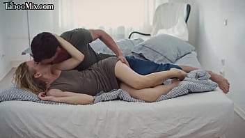 Preview 1 of Sexies Whore - Eager girlfriend sucking before sex then gets facial