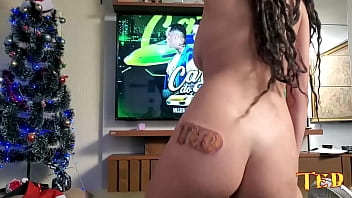 Preview 3 of Ssxxx Dalod - Depois da gostosa tatuar o meu nome na bunda ela merece descer sentando - Mirella Montana - Alemao Tatuador