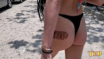 Preview 1 of Ssxxx Dalod - Depois da gostosa tatuar o meu nome na bunda ela merece descer sentando - Mirella Montana - Alemao Tatuador