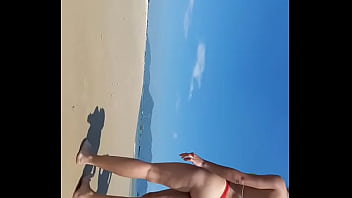 Preview 3 of Big Big Woman Video - Garotas na praia