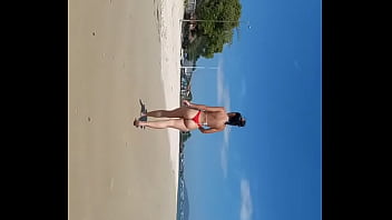 Preview 4 of Big Big Woman Video - Garotas na praia