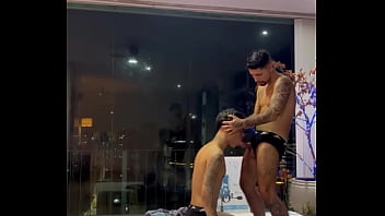 Preview 2 of Indian Village Bur Chudai Video - Sexo na sacada do apartamento em uma noite quente