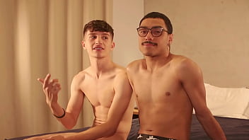 Preview 1 of Olu Kathai - Troca Troca com o gringo novinho. - Free