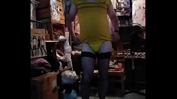 Preview 3 of Korean Xnxxcon - Travesti con tanga amarilla 2