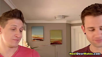 Preview 1 of Xem Phim Sec May Bay Ba Gia - Gay couple invite plumber to fix their pipes