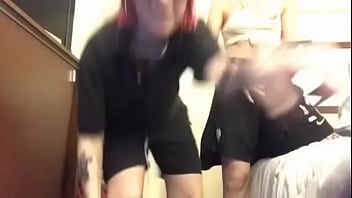 Preview 2 of Big Boop Xxx Video - Twitch se le sale una teta en un streaming en vivo