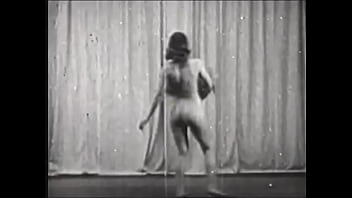 Preview 3 of Www Xxx Vboie - Sexy vintage brunette loves to entertain the crowd naked showing her beautiful figure