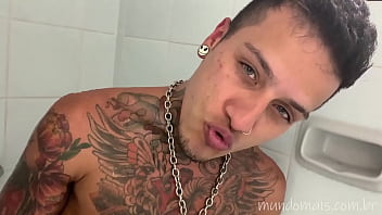 Preview 4 of Burke Gerls - V&iacute_deo amador de cinegrafista  e dois atores numa transa no quarto!