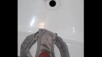 Preview 4 of Anal Glower - Je crache mon sperme dans les culotte sale de ma femme !!