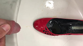 Preview 2 of Week Girl Rape - Pissing shoes in bath