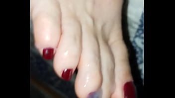 Preview 3 of Os Peru - Wife toes cumshot