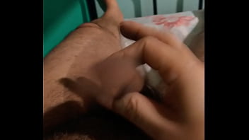 Preview 1 of Xxx Sener - PAGARAM 100 REAIS PARA O BLUEZAO BEBER A PROPRIA PORRA E EU AJUDEI ELE COM ISSO