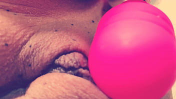 Preview 3 of Resmi Alon Xxx - Mi madrastra se masturba y se graba para su vecino,  &iexcl_encontr&eacute_ el video en su celular!