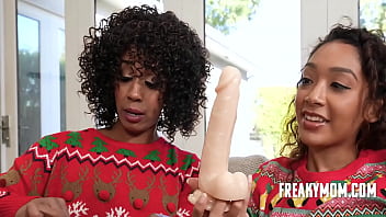 Preview 2 of Panico Na Floresta - Christmas With My Ebony Step, om And Teen Stepsis