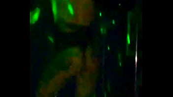 Preview 2 of Fingers Solo To Orgiaam - Esposa gostosa rebolando ao som de Funk. Olha o tamanho desse rabo balan&ccedil_ando. Casal Pimenta do Instagram @casal pimenta1307 Bia dan&ccedil_ou no Pole Dance do Motel e deixou todos babando com seu rebolado