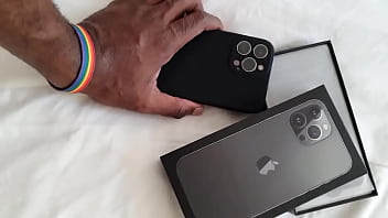 Preview 3 of Lose Virgin Japan - Agora com um brinquedo novo: Iphone 13 Pro Max. E do mesmo cliente/f&atilde_ que presenteou com o 12 pro max h&aacute_ 8 meses. Sempr...