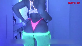 Preview 3 of Talk Spanish To Me - Baladinha neon! ser&aacute_ que fiquei peladinha ?