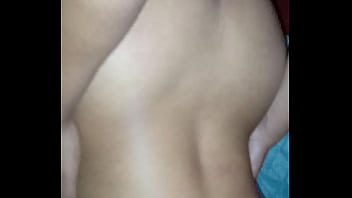 Preview 3 of Fat Aunty Fucking In Bathroom - Karlita cogiendo con un amigo mientras yo solo observo y grabo