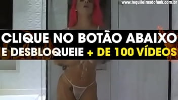 Preview 3 of Its Hard Daddy - D&Eacute_BORA FANTINE TOMANDO BANHO