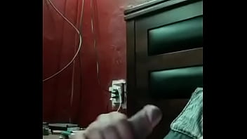 Preview 4 of Mida Maya6 - chico con tatuaje se masturba muy rico