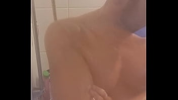 Preview 2 of Big Boobs Skype - Unter der Dusche