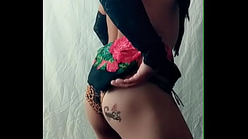 Preview 3 of Bans Hot - cross Mariana ass and body dance 1