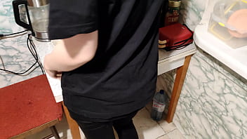 Preview 1 of Brazilian Xxx - Девушка хотела пожарить картошку,  но я быстрее пожарил её