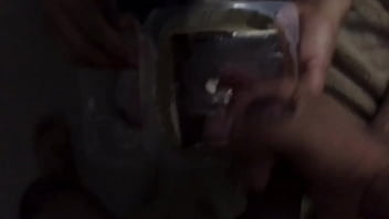 Preview 2 of Iran Reap Xxx - Putita comiendo Pastel de cuatro leches LATINA WHORE EATING CUM WITH CAKE