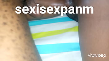Preview 3 of Girles Xnxx Full Hd - Elle ouvre la jambe droite