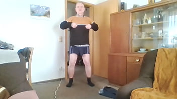 Preview 1 of Xxxi Desi Indian - Andreas zieht sich aus und wichst in Dessous