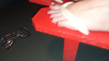 Preview 2 of Films X Big - Geisha L red japanese Geta 25 cm high heels crush USA sunglasses (video short version)