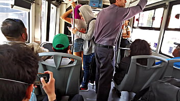 Preview 2 of And Makes - Arrimones en el metrobus Daniela Hot,  Seduciendo a un desconocido y lo invita a su casa