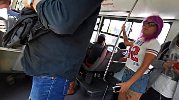 Preview 1 of And Makes - Arrimones en el metrobus Daniela Hot,  Seduciendo a un desconocido y lo invita a su casa