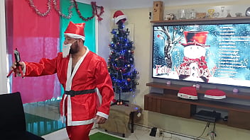 Preview 4 of Brittany Love Legalporno3 - Preparativos para o natal na casa da Paty Bumbum