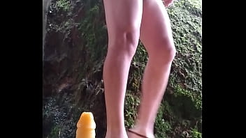 Preview 1 of Nonton Filem Bokep - Puta caliente juega con su culo escurriendo por todos lados