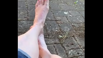 Preview 4 of Addicted Slave Girl - Nackte F&uuml_&szlig_e am Maifeiertag