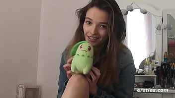 Preview 2 of Janda Muda - Kylie Shows Us Her Feet