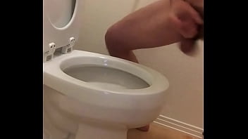 Preview 4 of Kissing Xxx Romantic Download - Toilet Seat Challenge: Challenger Ghosthunter2