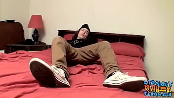 Preview 1 of Bbw Muff - Naughty straight amateur Sean Johansen masturbates and cums
