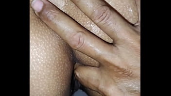 Preview 4 of Xxx Sleeping Sex Mobi Com - As&iacute_ me cojo el co&ntilde_o de mi esposa en primer plano con saliva y polla grande