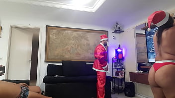 Preview 2 of Steff Kegel - Leo Fernandezxxx  Paty Bumbum El Toro De Oro  Prepara&ccedil_&atilde_o De Natal 2021 muito tesao
