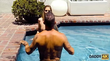 Preview 2 of Per Anhalter - DADDY4K. M&auml_dchen betr&uuml_gt Freund mit seinem Stiefvater im Freibad