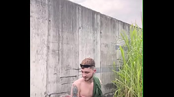Preview 2 of Lesbian Yoga Cum - Novinhos fudendo na trilha em p&uacute_blico enquanto o trem passa