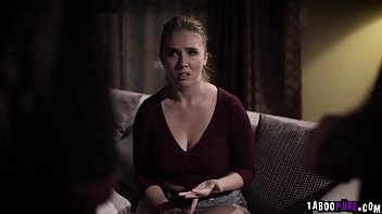 Preview 3 of Selingkuh Istri Teman Boafoda - La ragazza bionda accetta di scopare in un video per la prima volta #1