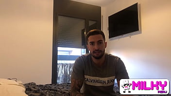 Preview 1 of Samal Bother And Big Sister Xxx - Es f&aacute_cil ligar y follar a trav&eacute_s de tinder?. Un fan te ense&ntilde_a como lo hizo... Encara messi!!!